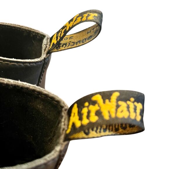 Dr. Martens Tobias 8-Eye Boots – Black Leather AirWair Soles EU 42 - Picture 5 of 6
